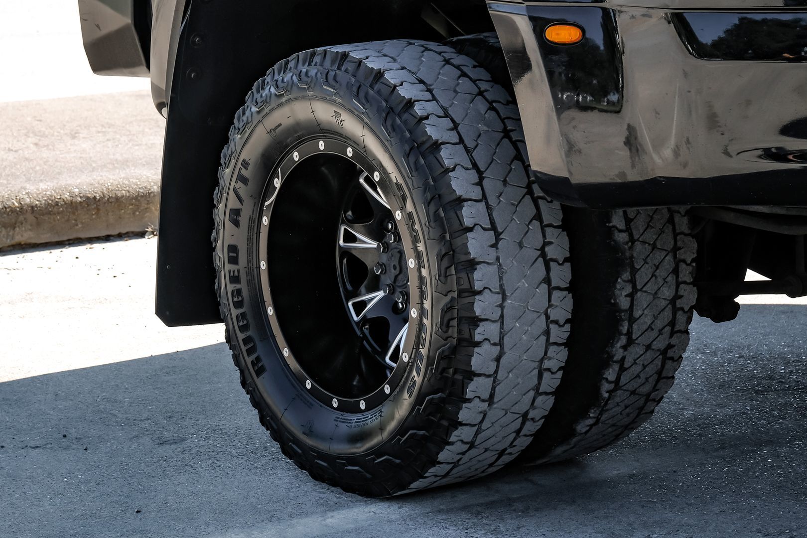 Photo 76 of this Ford Super Duty F-350 DRW