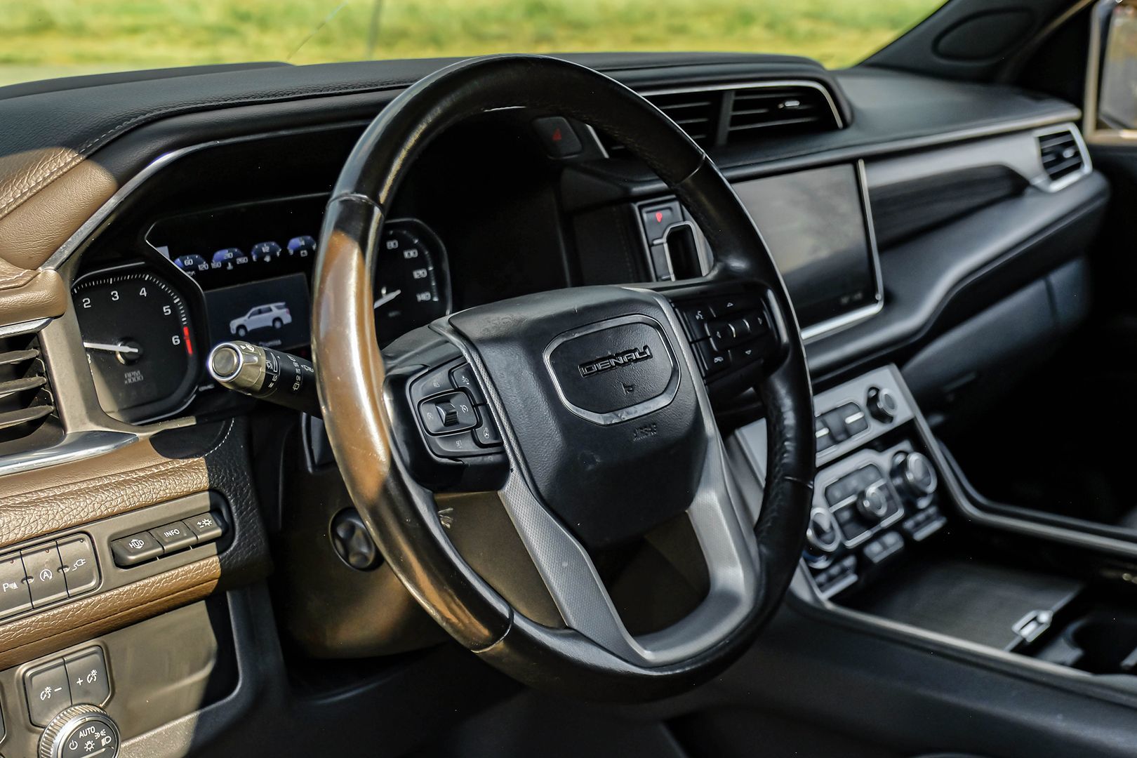 Photo 19 of this GMC Yukon XL