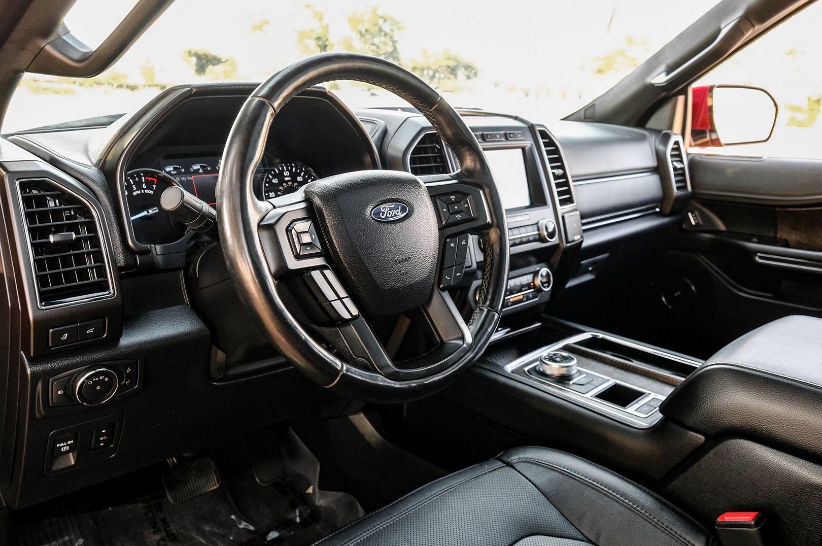 Photo 4 of this Ford Expedition