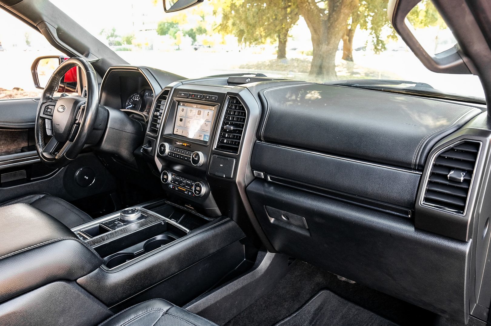 Photo 9 of this Ford Expedition