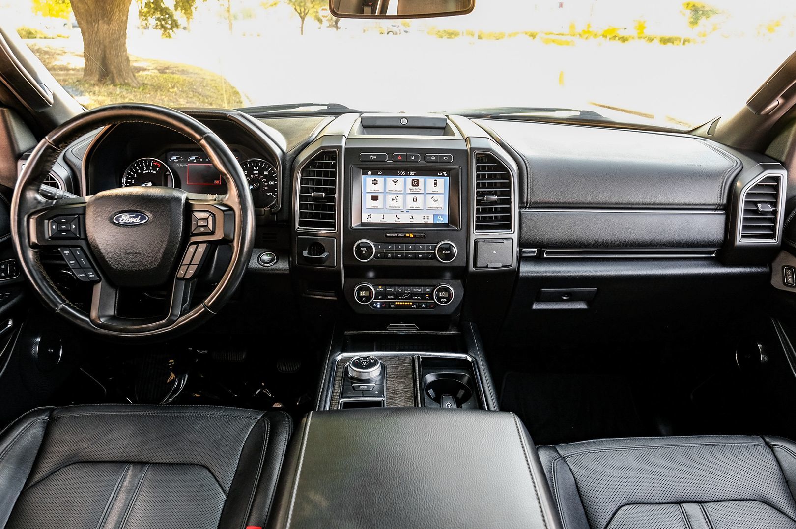 Photo 11 of this Ford Expedition