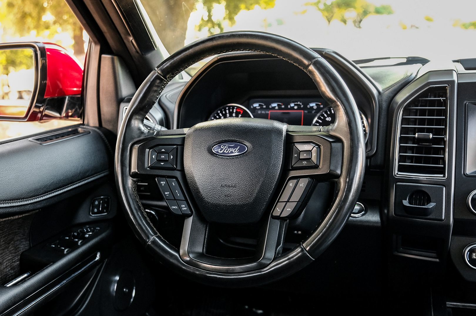 Photo 13 of this Ford Expedition