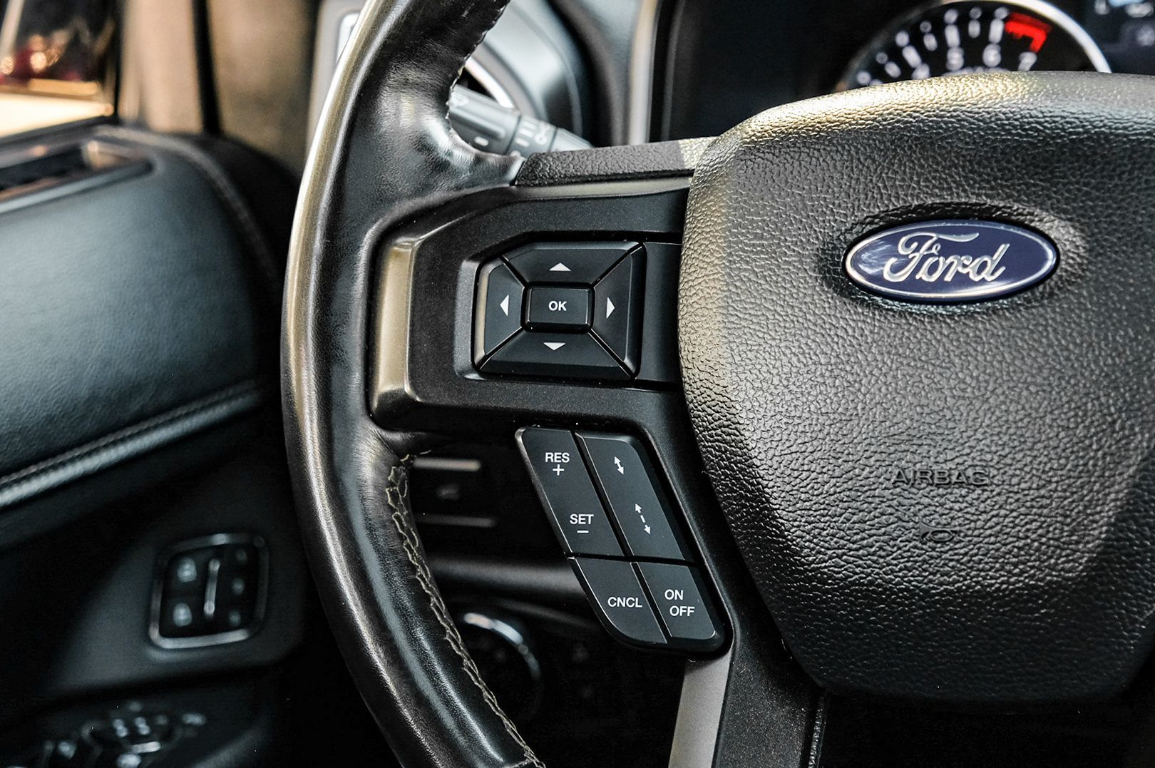 Photo 14 of this Ford Expedition