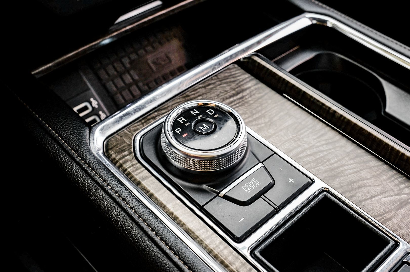 Photo 21 of this Ford Expedition