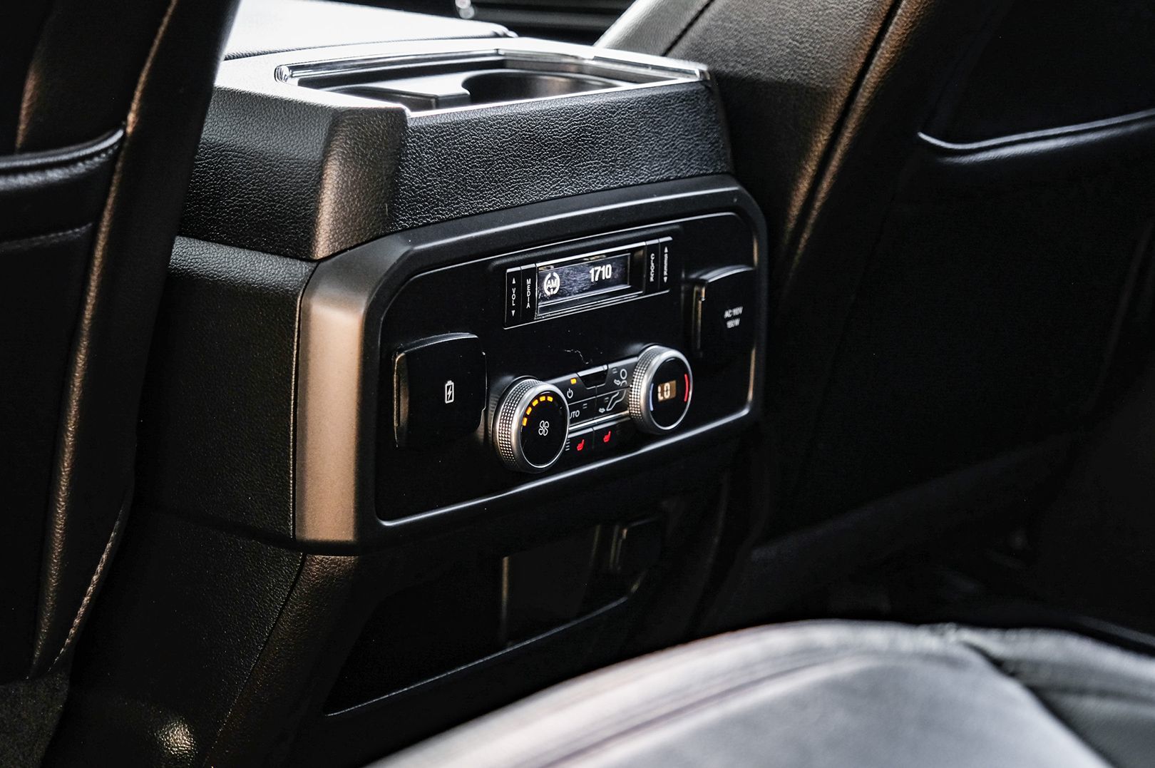 Photo 39 of this Ford Expedition