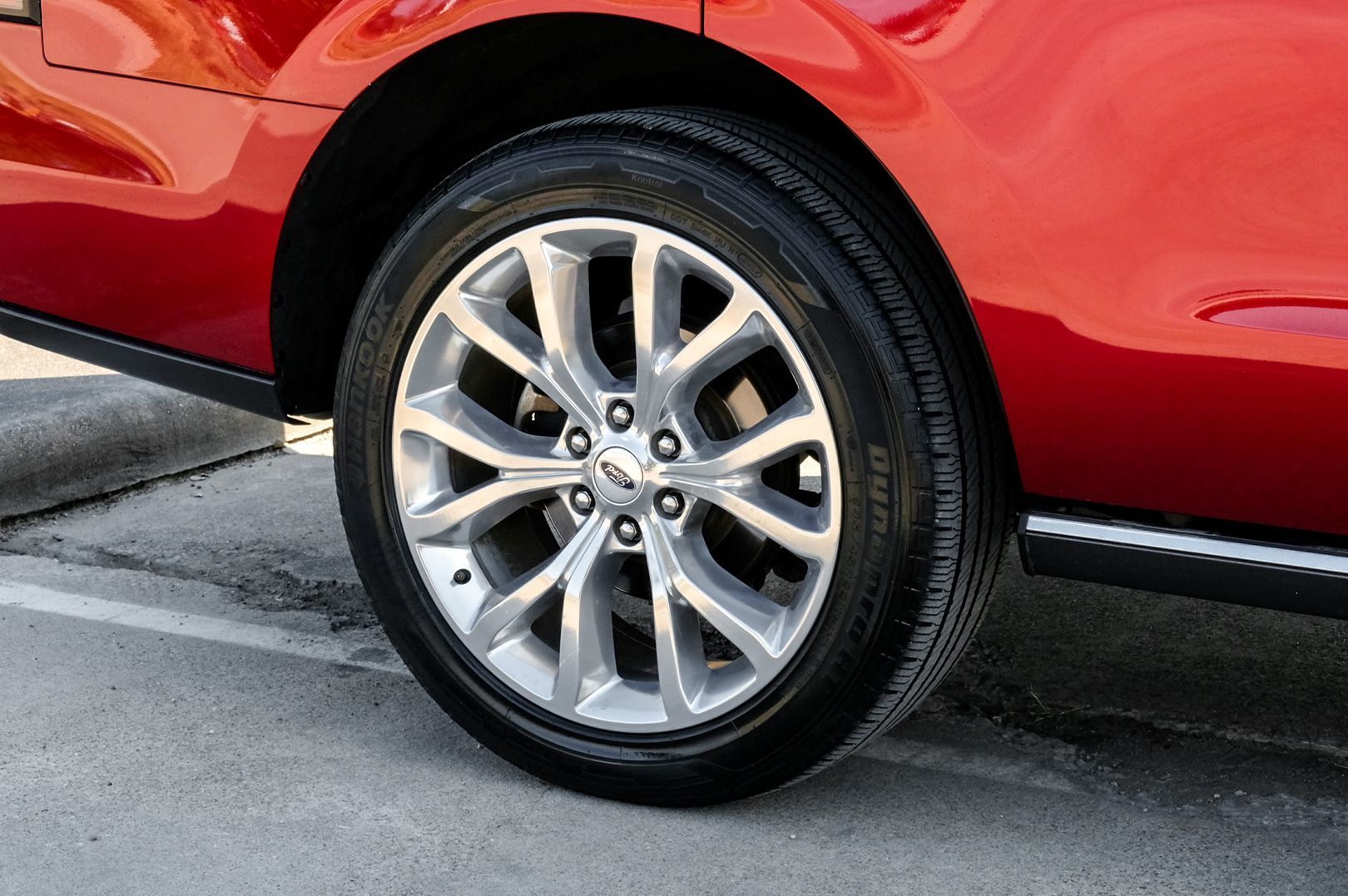 Photo 56 of this Ford Expedition