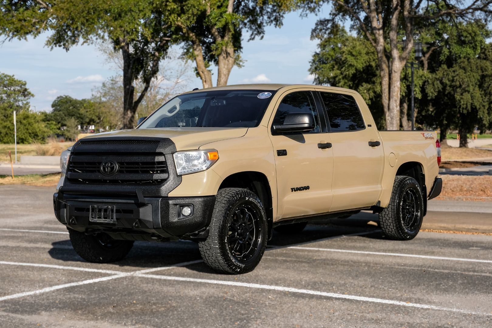 Photo 2 of this Toyota Tundra 4WD
