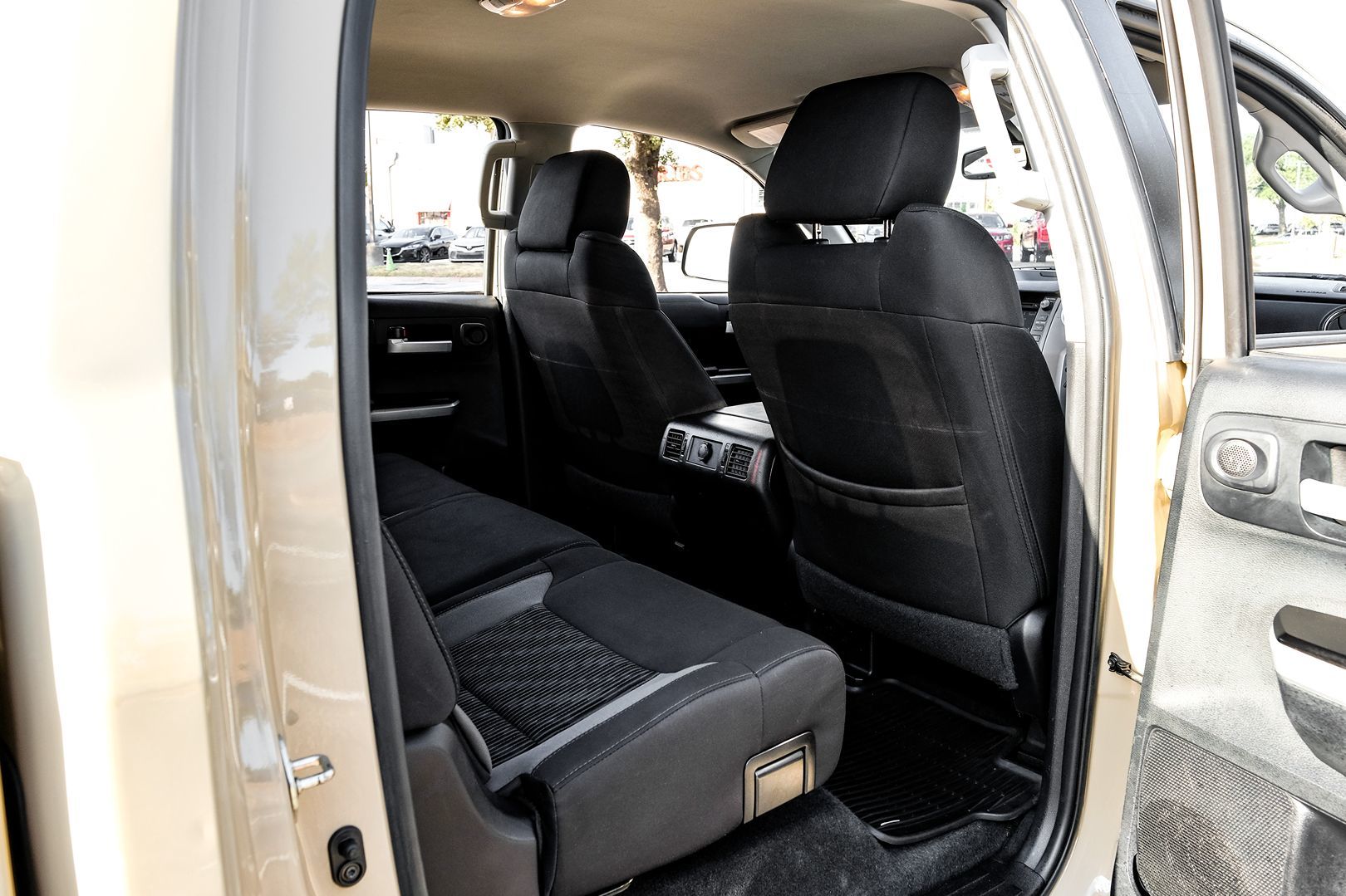 Photo 36 of this Toyota Tundra 4WD