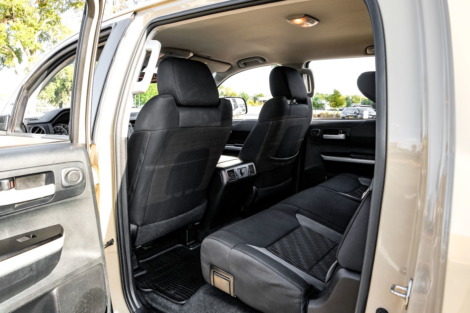 Photo 37 of this Toyota Tundra 4WD