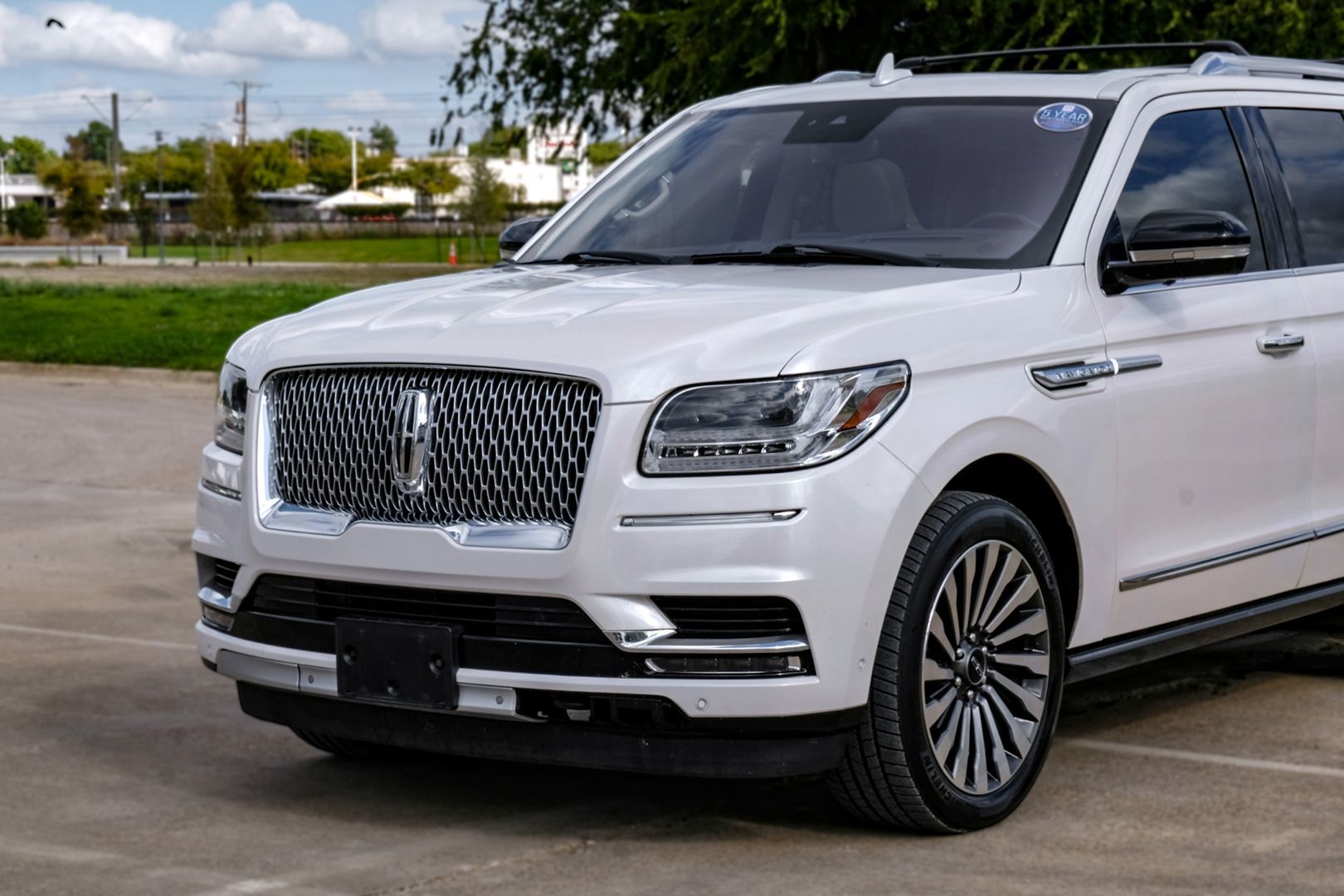 Photo 7 of this Lincoln Navigator