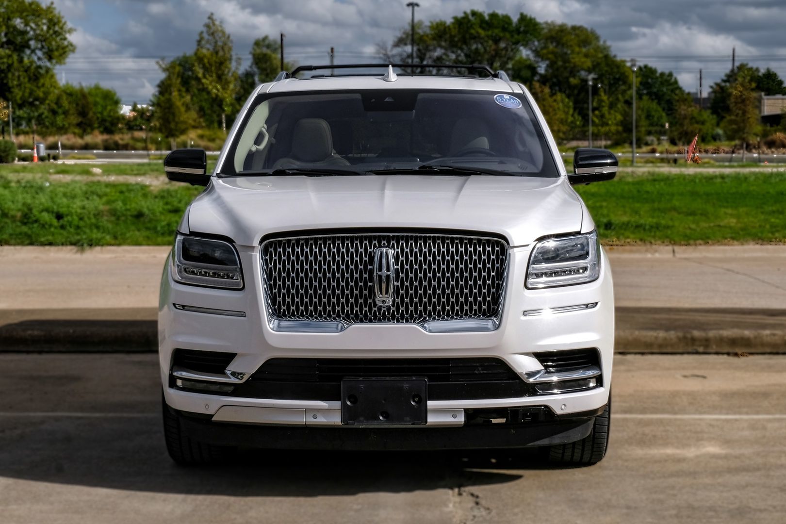 Photo 9 of this Lincoln Navigator