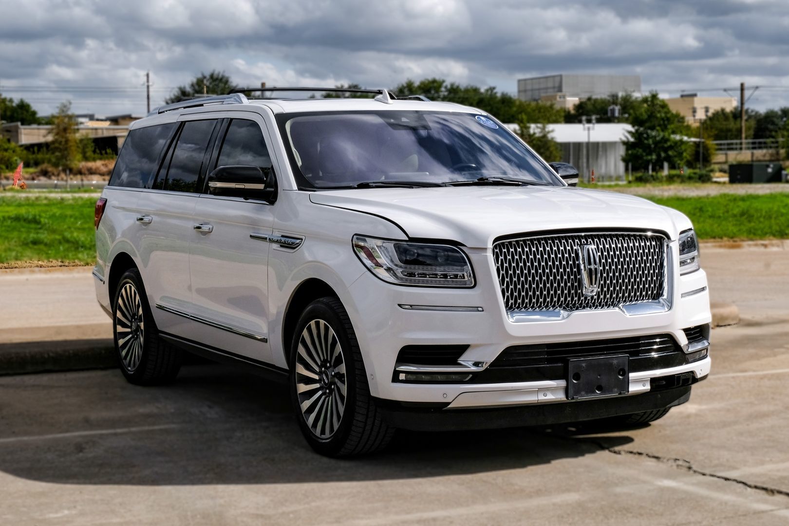 Photo 10 of this Lincoln Navigator