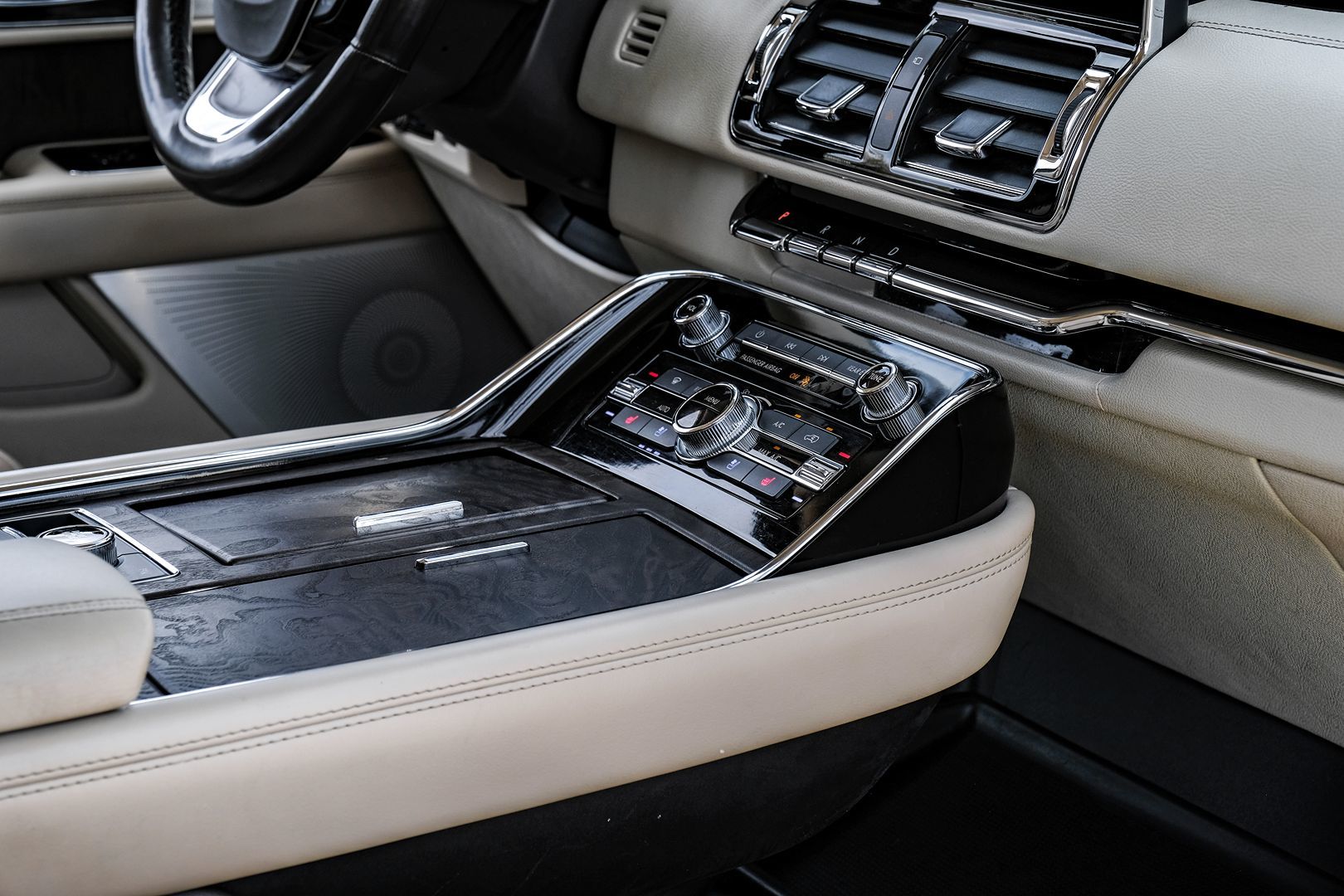 Photo 32 of this Lincoln Navigator