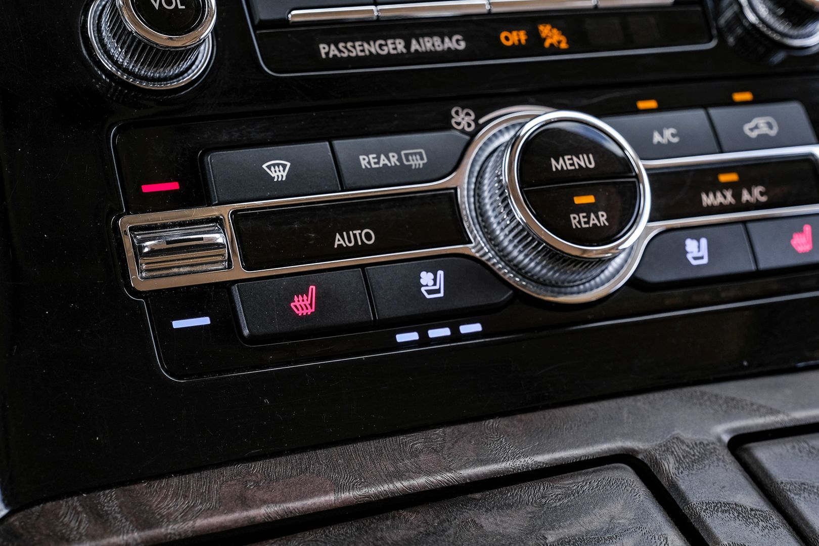 Photo 34 of this Lincoln Navigator