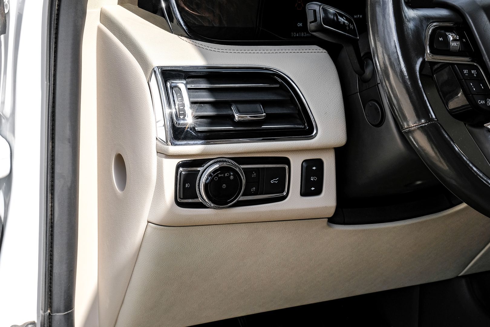 Photo 36 of this Lincoln Navigator