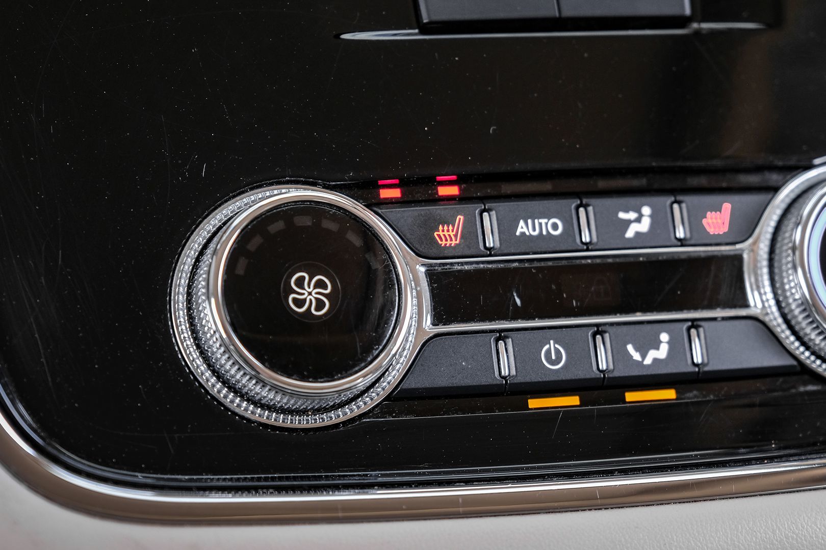 Photo 50 of this Lincoln Navigator