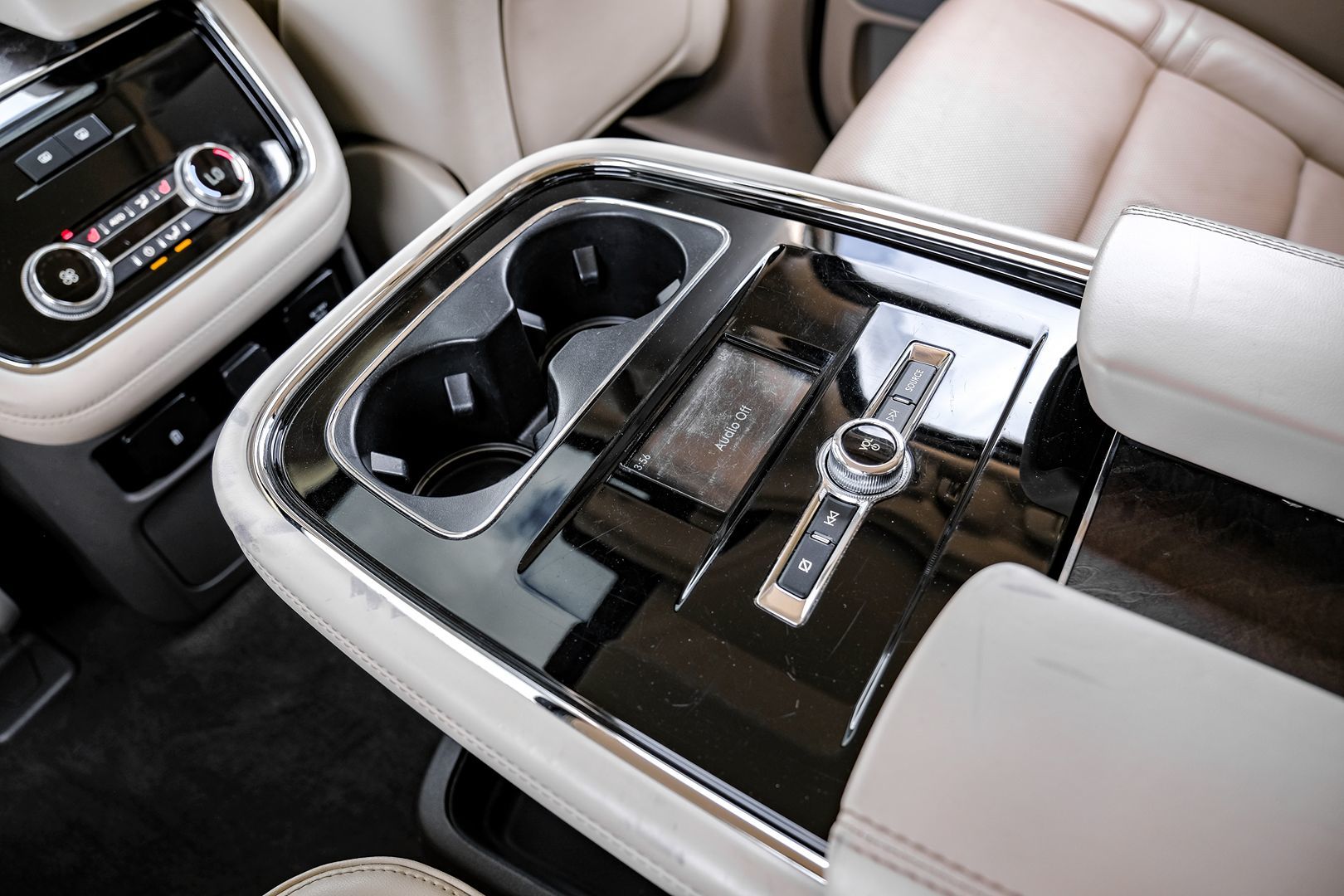 Photo 52 of this Lincoln Navigator
