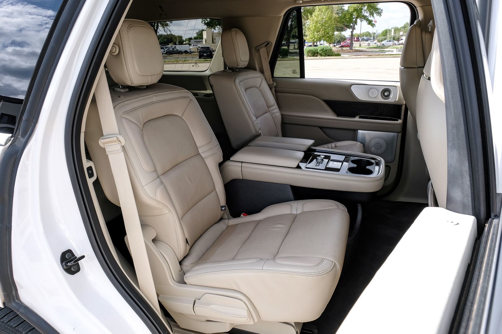 Photo 55 of this Lincoln Navigator