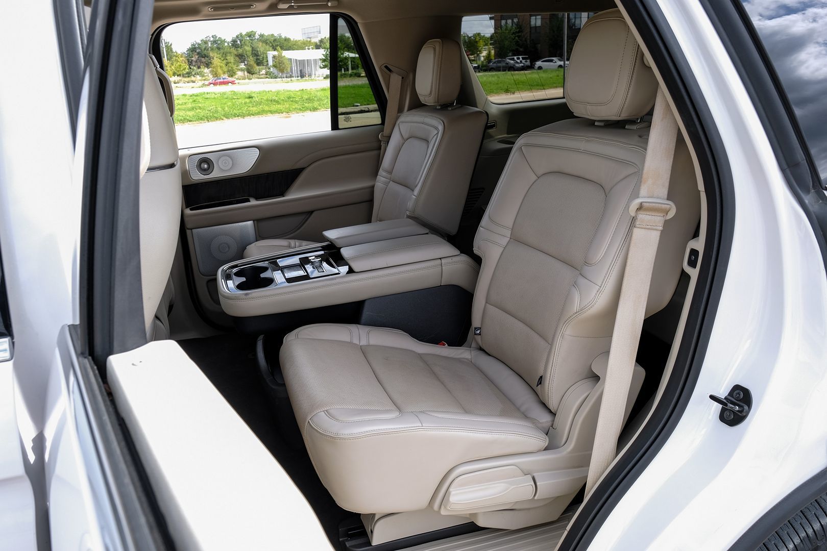 Photo 56 of this Lincoln Navigator