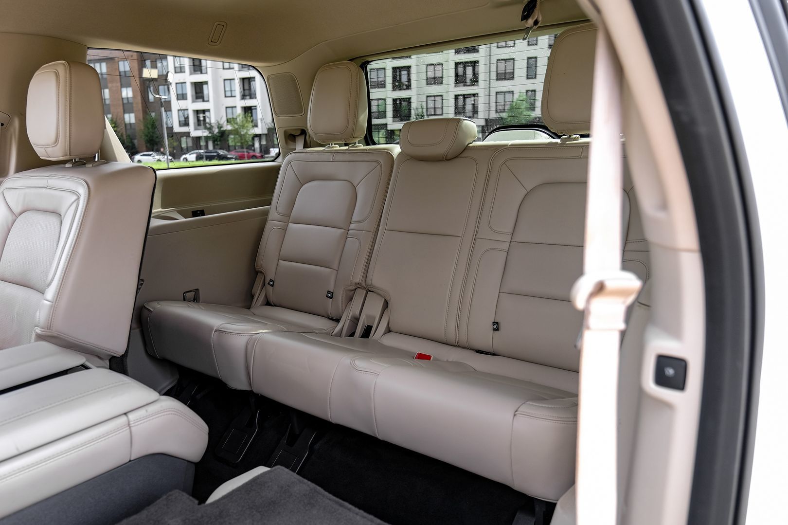 Photo 57 of this Lincoln Navigator