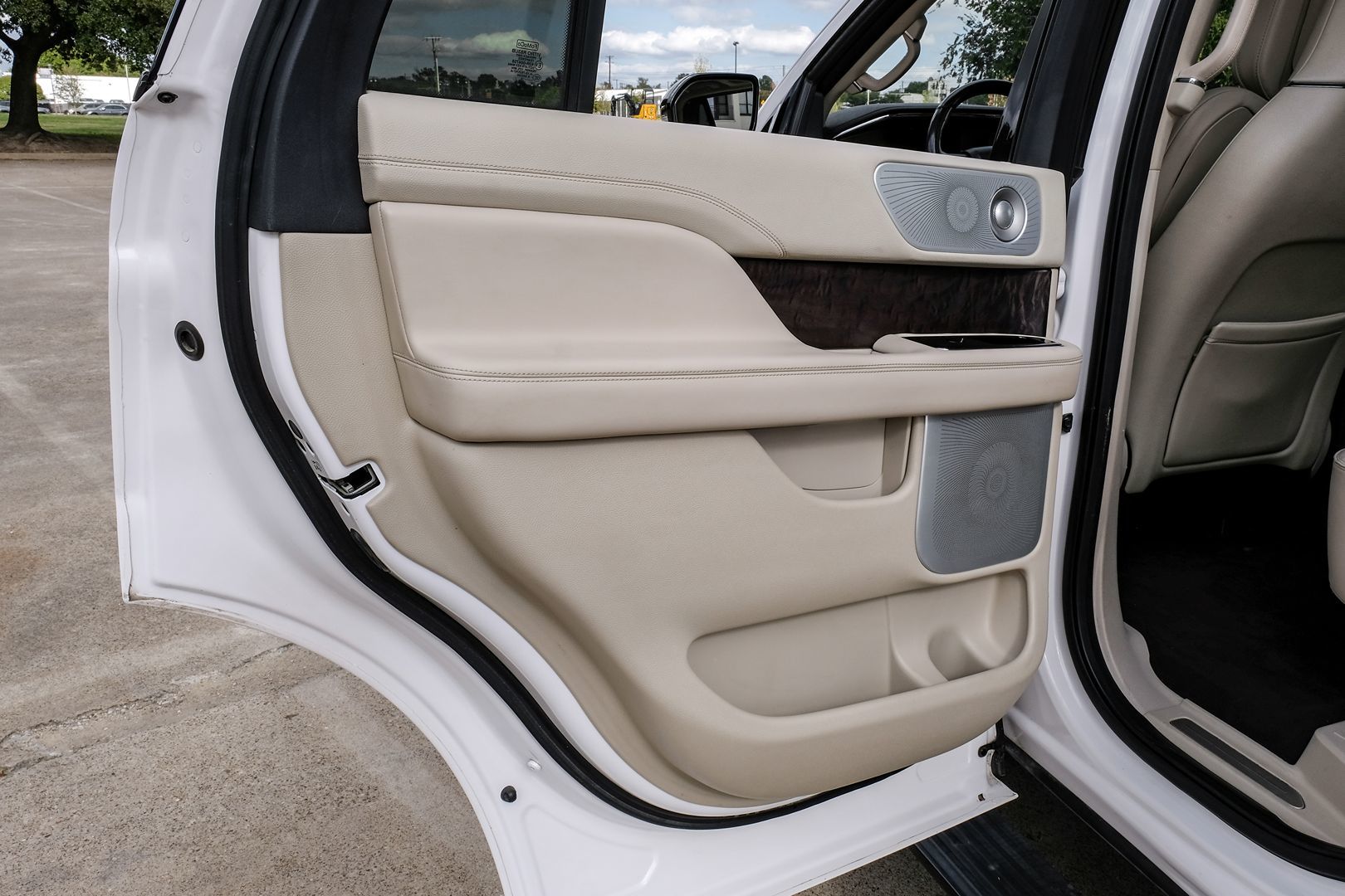Photo 65 of this Lincoln Navigator