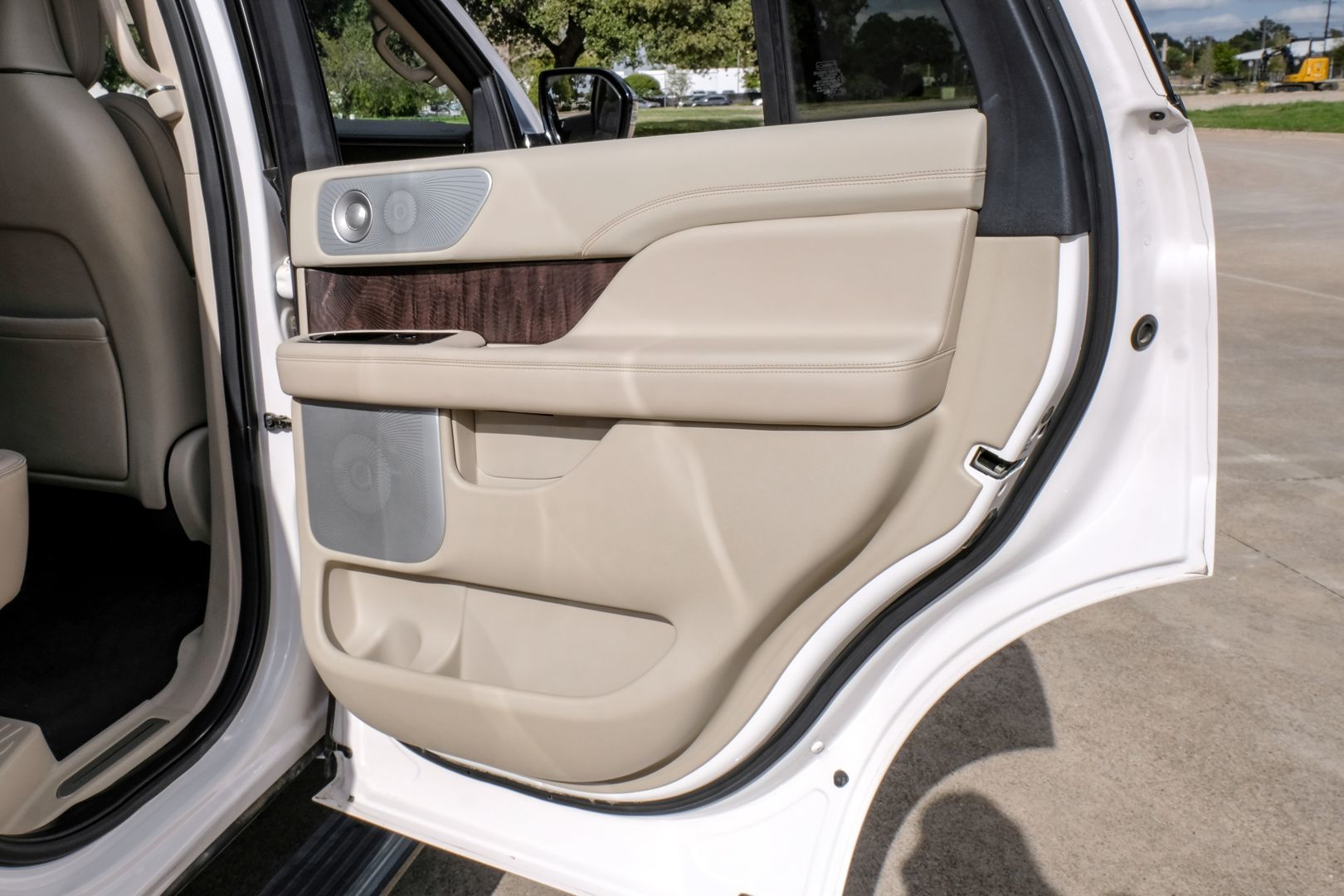 Photo 66 of this Lincoln Navigator