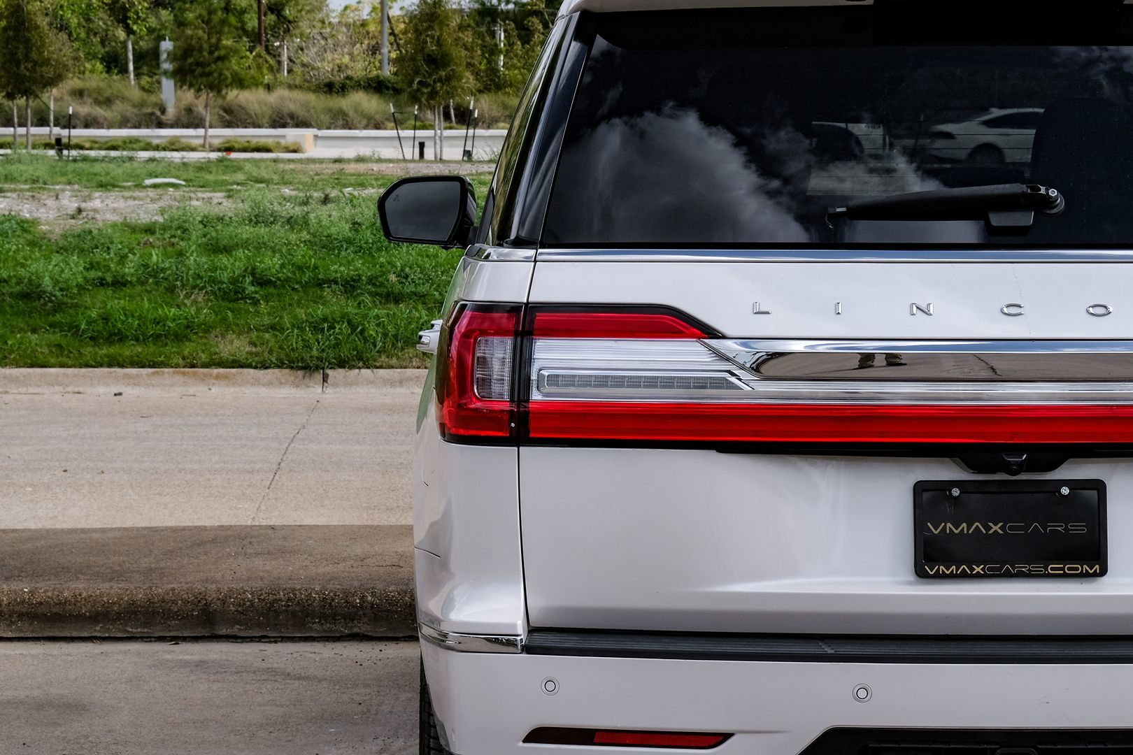 Photo 68 of this Lincoln Navigator