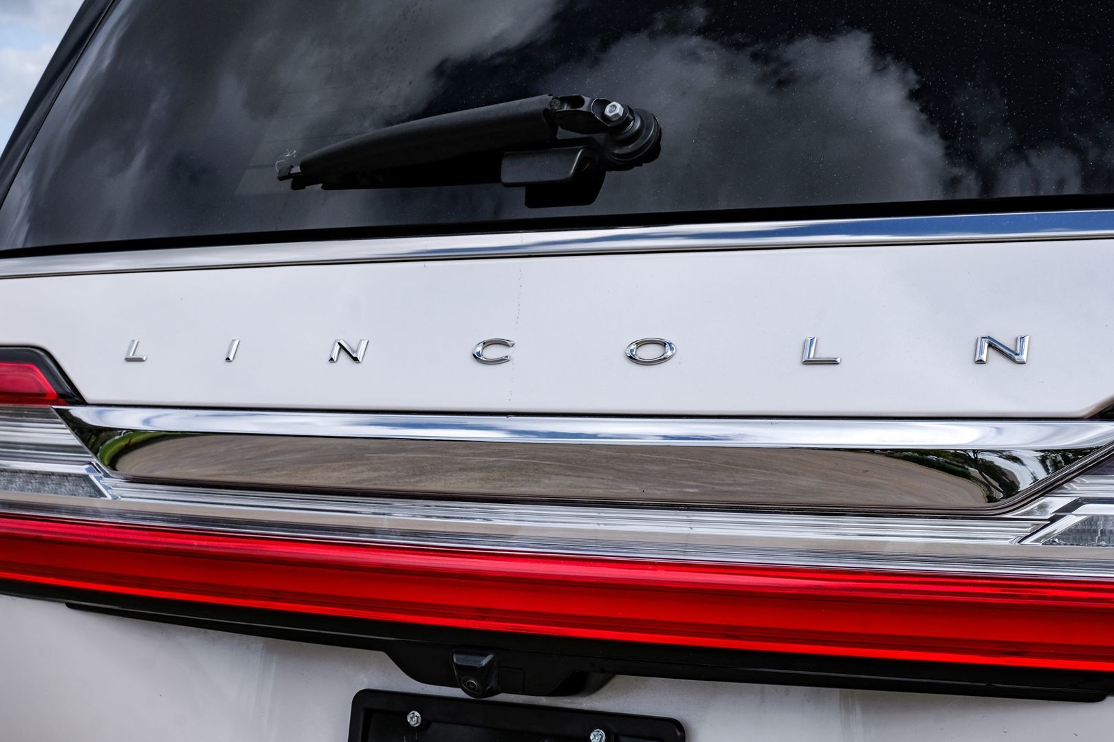 Photo 70 of this Lincoln Navigator