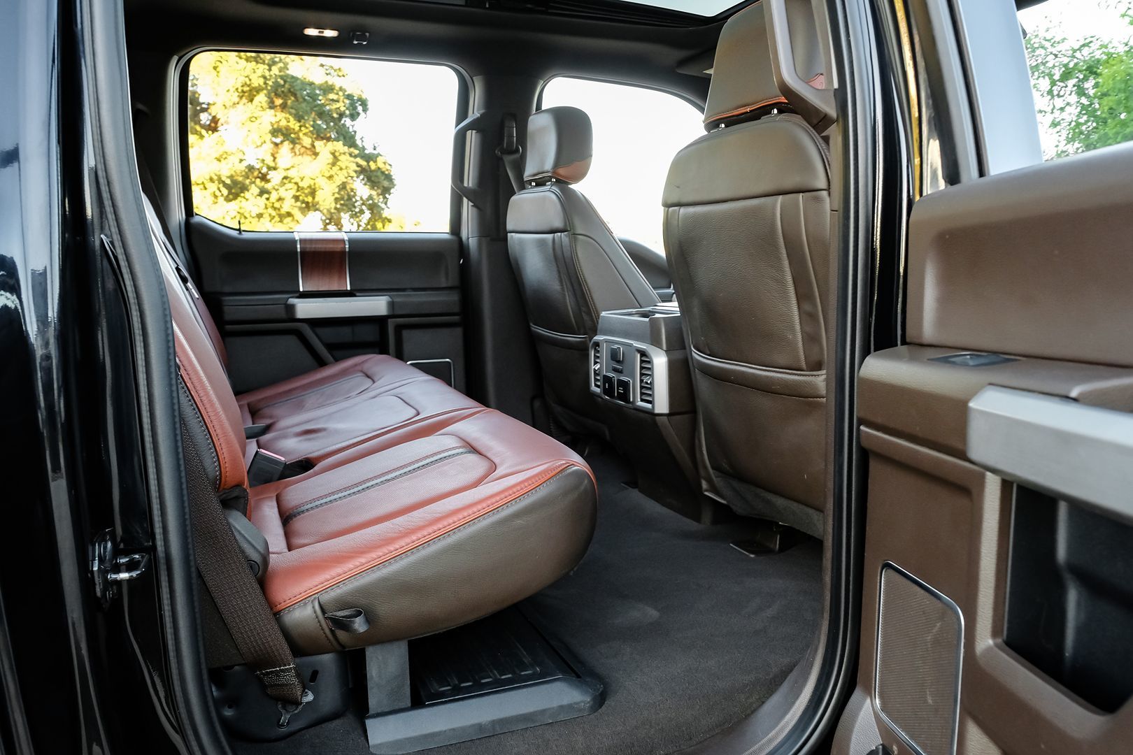 Photo 41 of this Ford Super Duty F-250 SRW