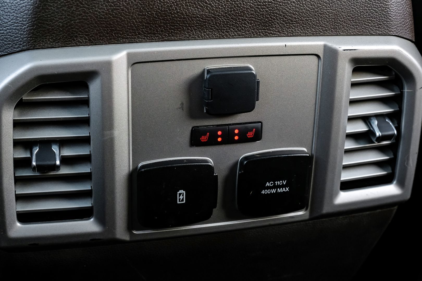 Photo 43 of this Ford Super Duty F-250 SRW