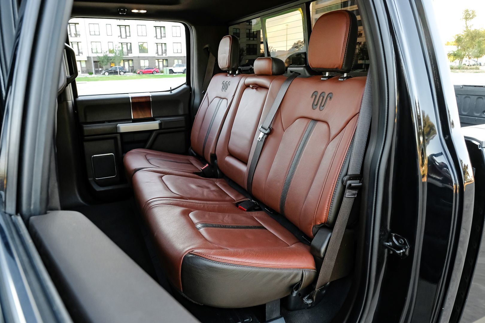 Photo 45 of this Ford Super Duty F-250 SRW