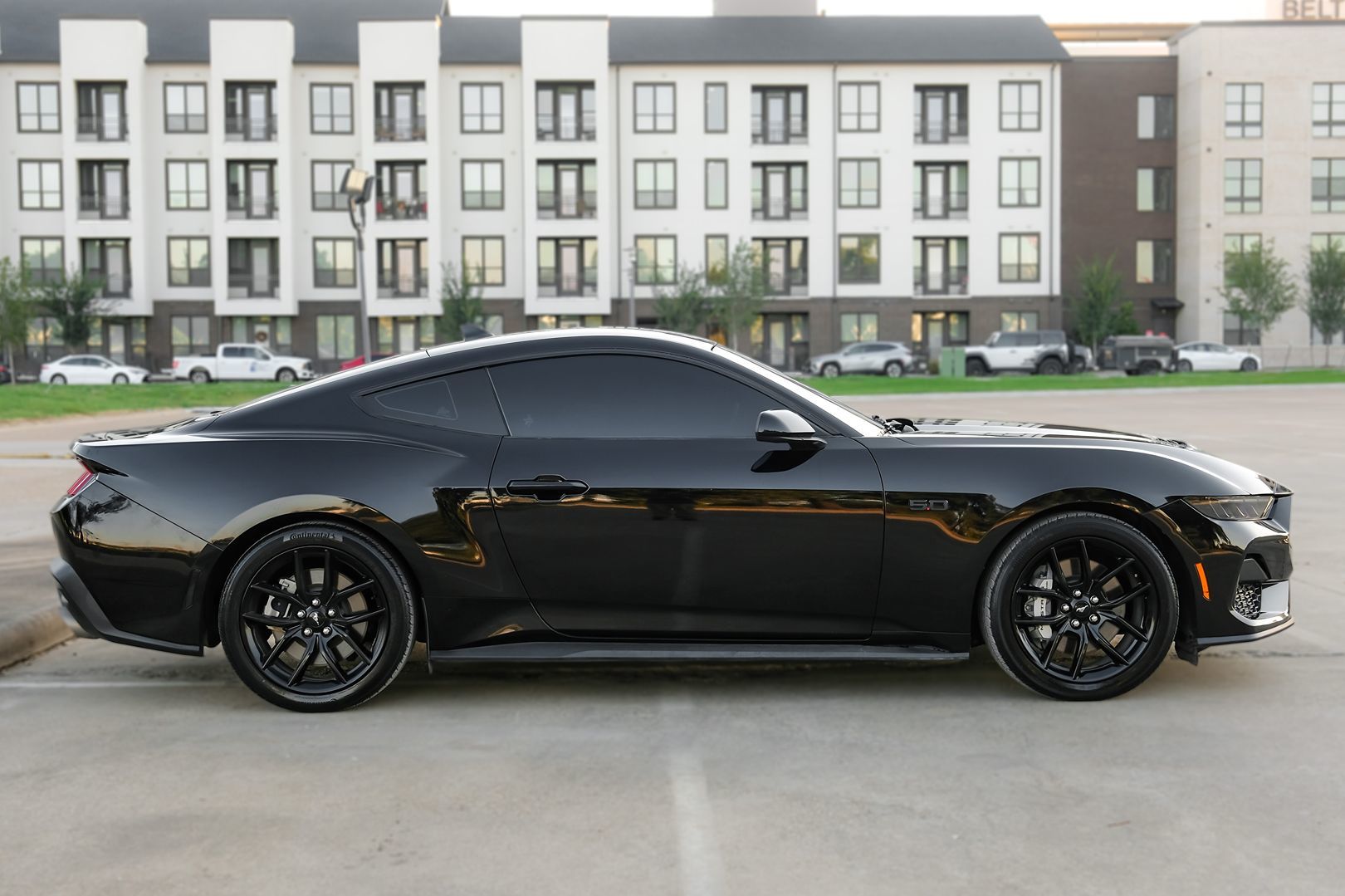 Photo 8 of this Ford Mustang