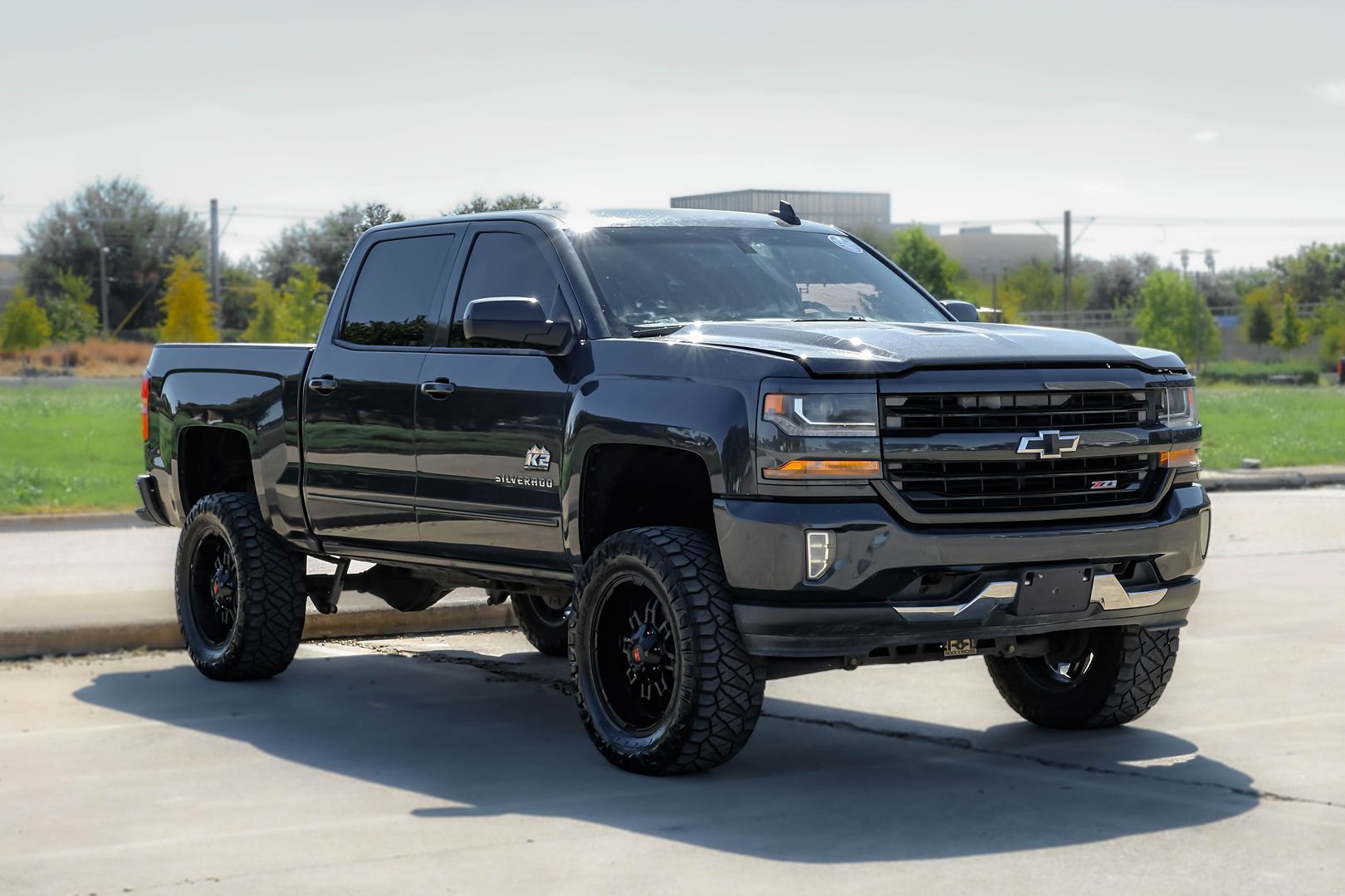 Photo 8 of this Chevrolet Silverado 1500