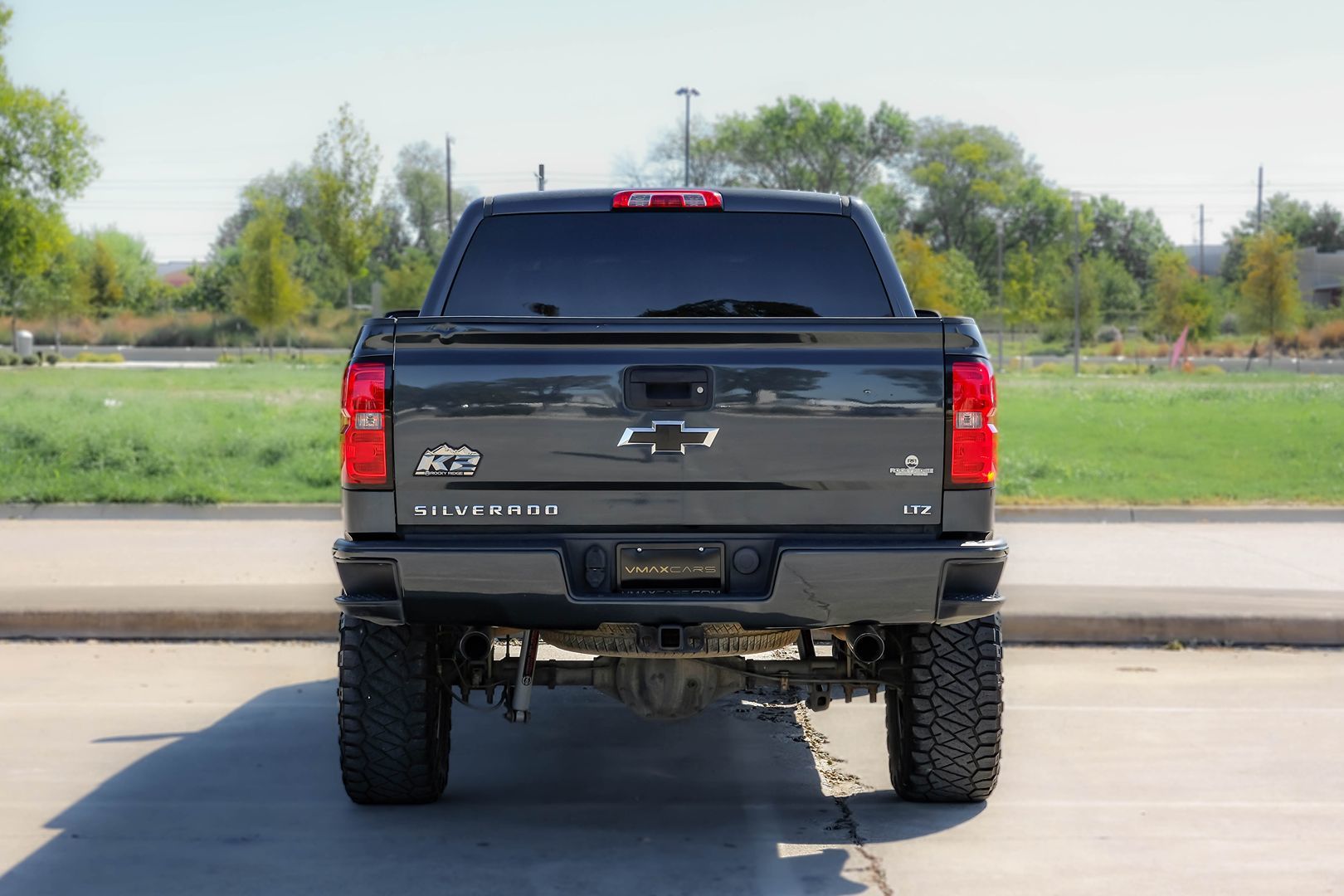 Photo 10 of this Chevrolet Silverado 1500