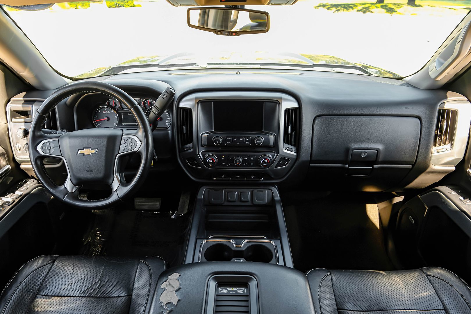 Photo 13 of this Chevrolet Silverado 1500