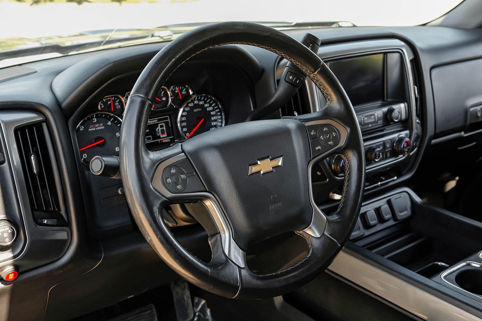 Photo 16 of this Chevrolet Silverado 1500