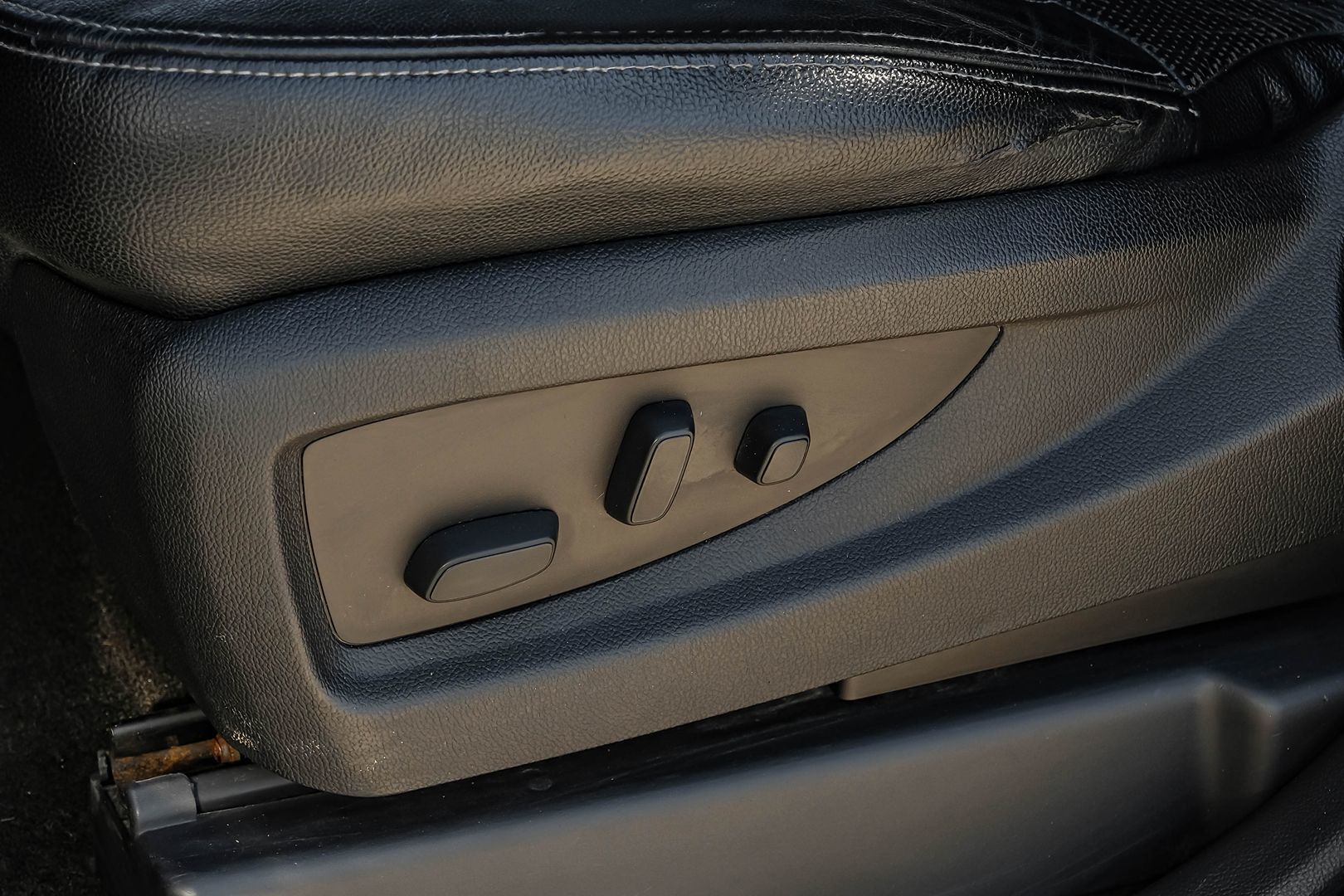 Photo 32 of this Chevrolet Silverado 1500
