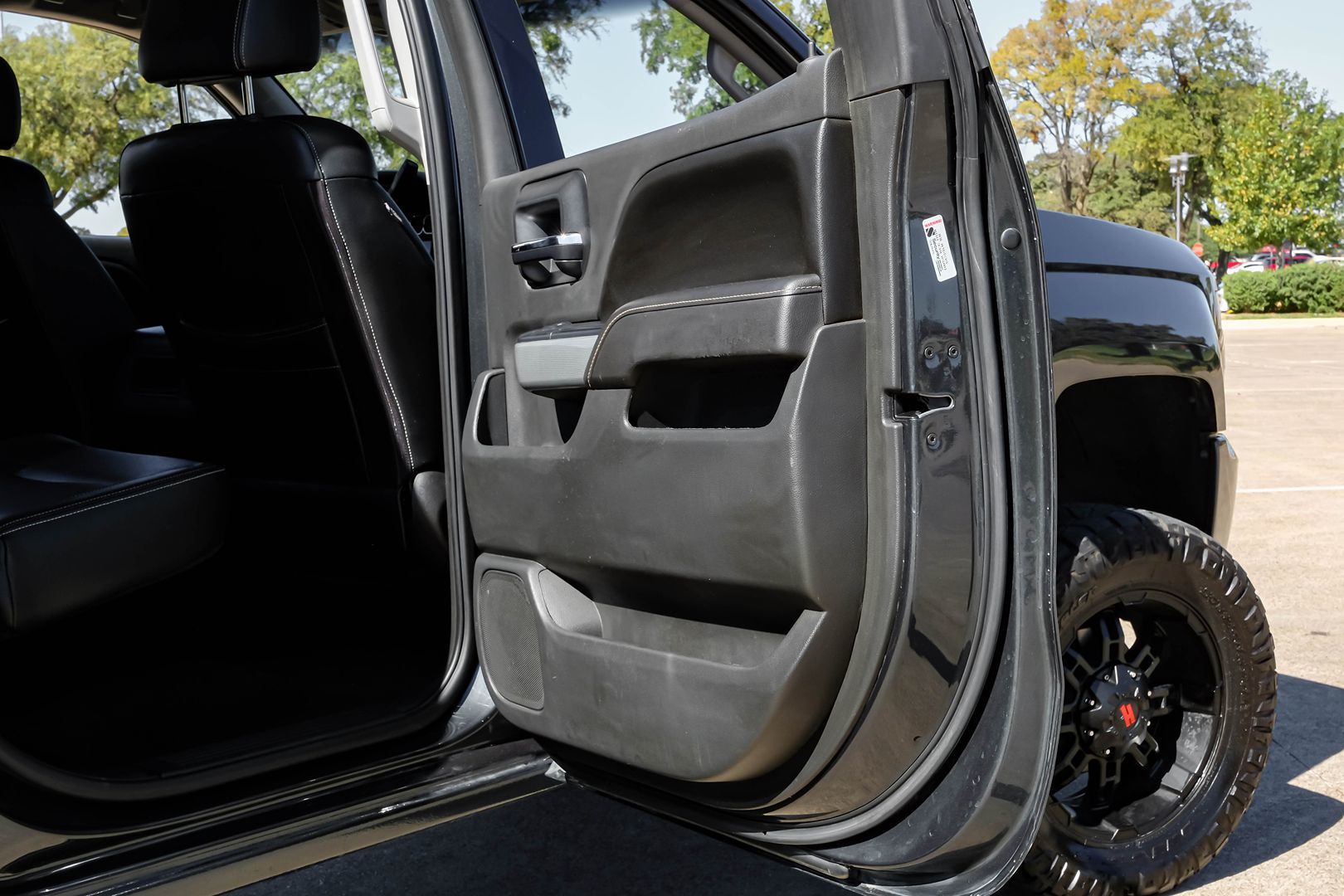 Photo 48 of this Chevrolet Silverado 1500