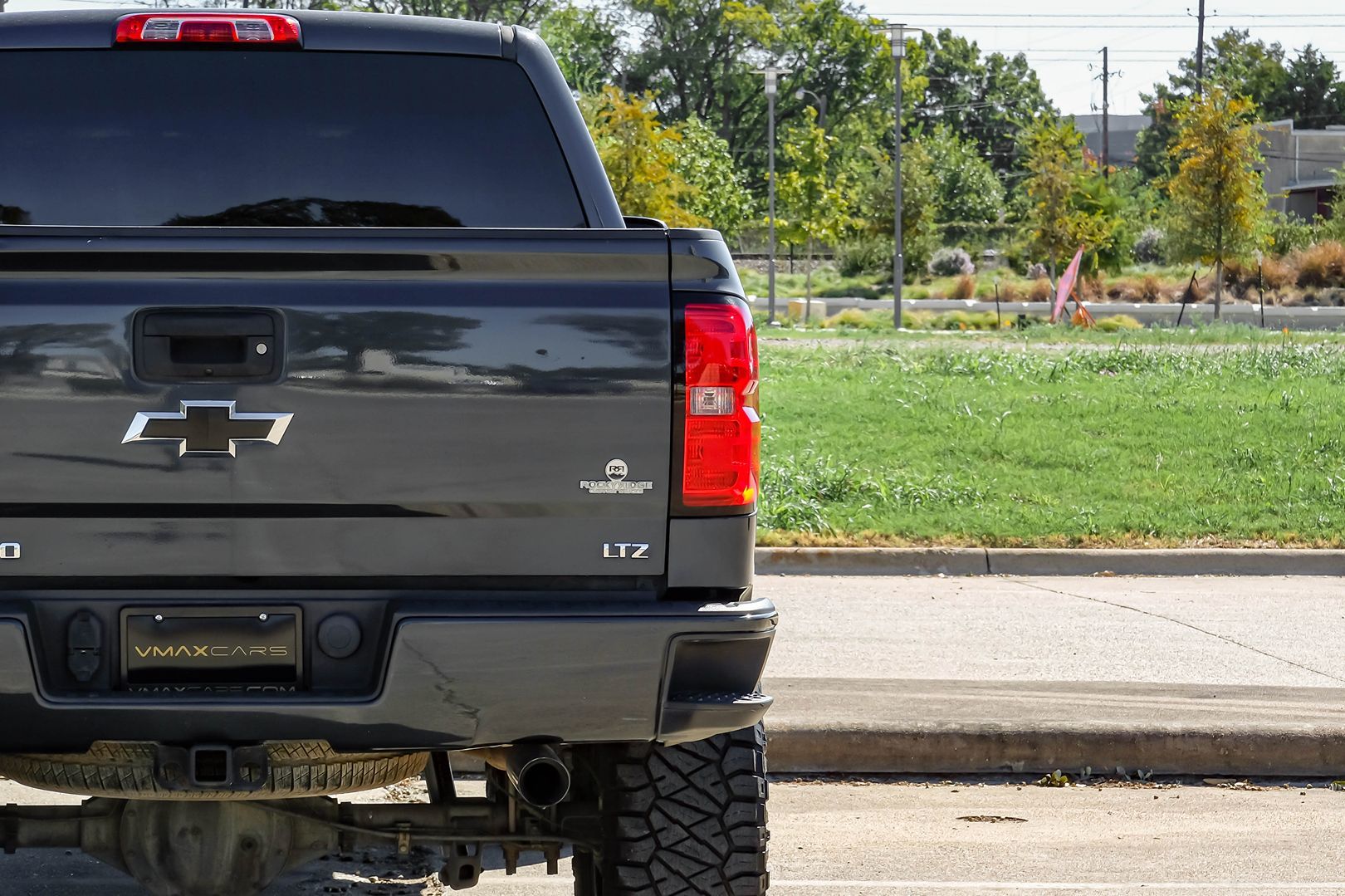 Photo 50 of this Chevrolet Silverado 1500