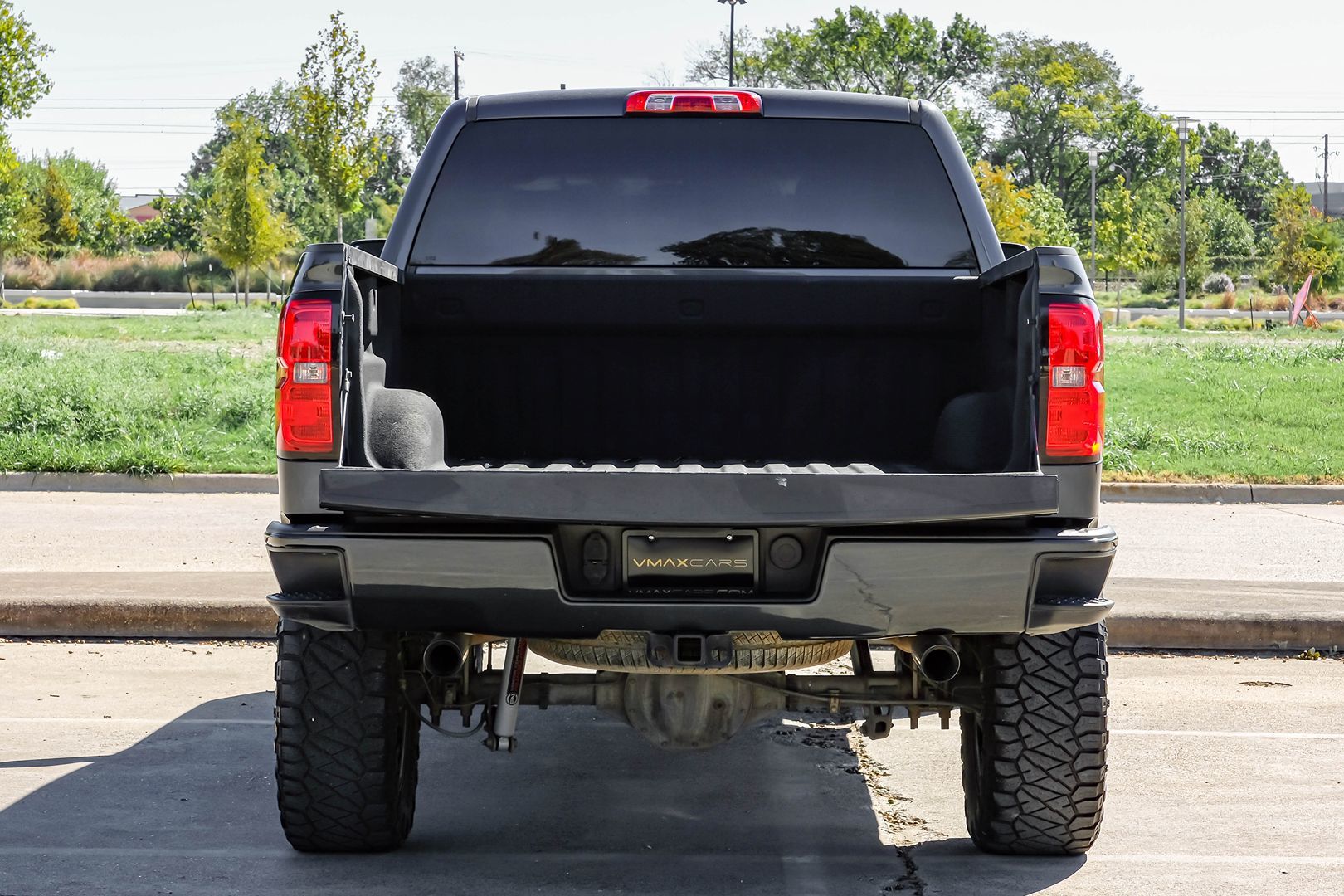 Photo 54 of this Chevrolet Silverado 1500
