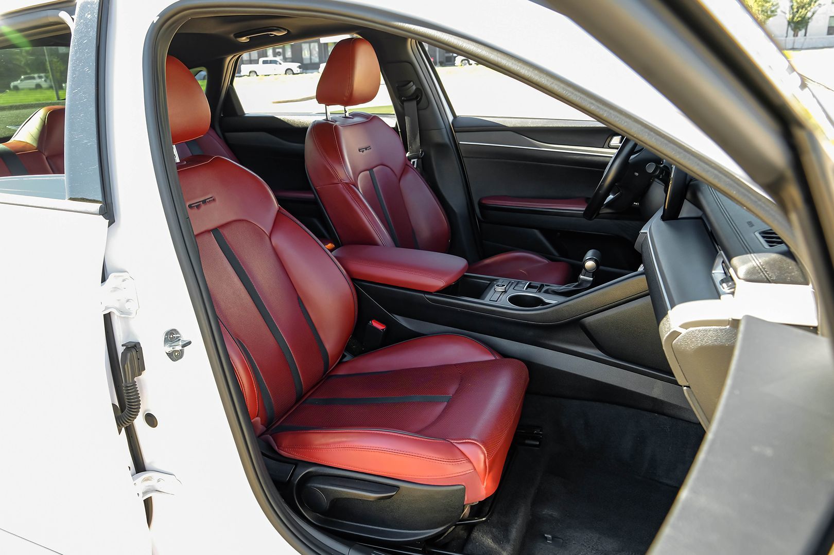 Photo 37 of this Kia K5