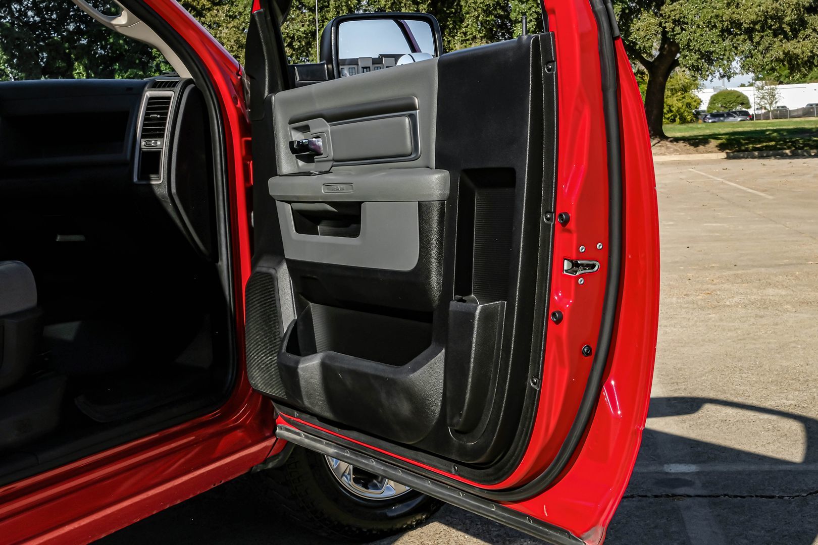 Photo 33 of this Ram 1500