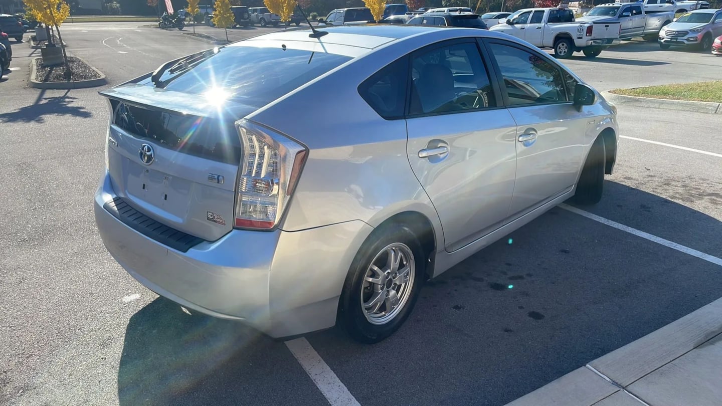 2011 Toyota Prius III - Photo 6