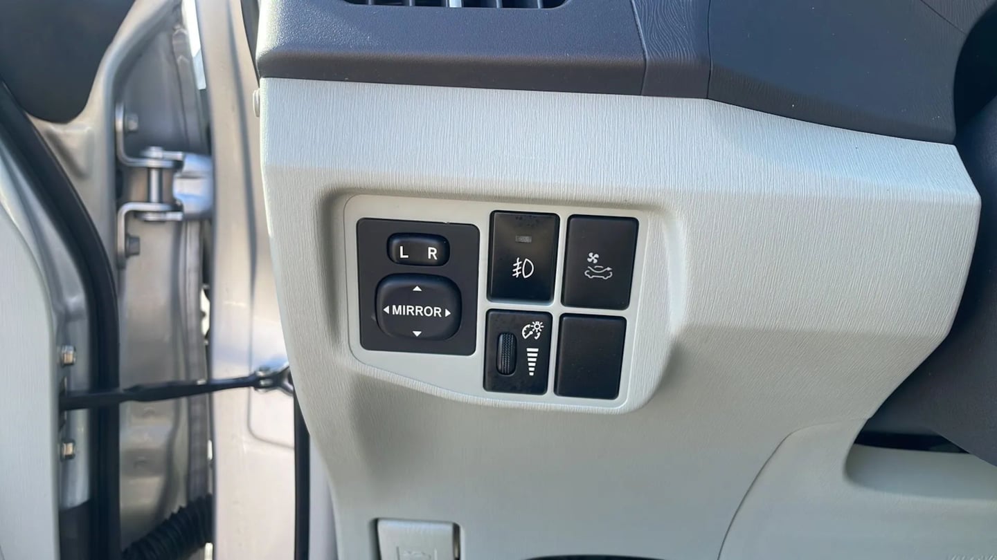 2011 Toyota Prius III - Photo 10