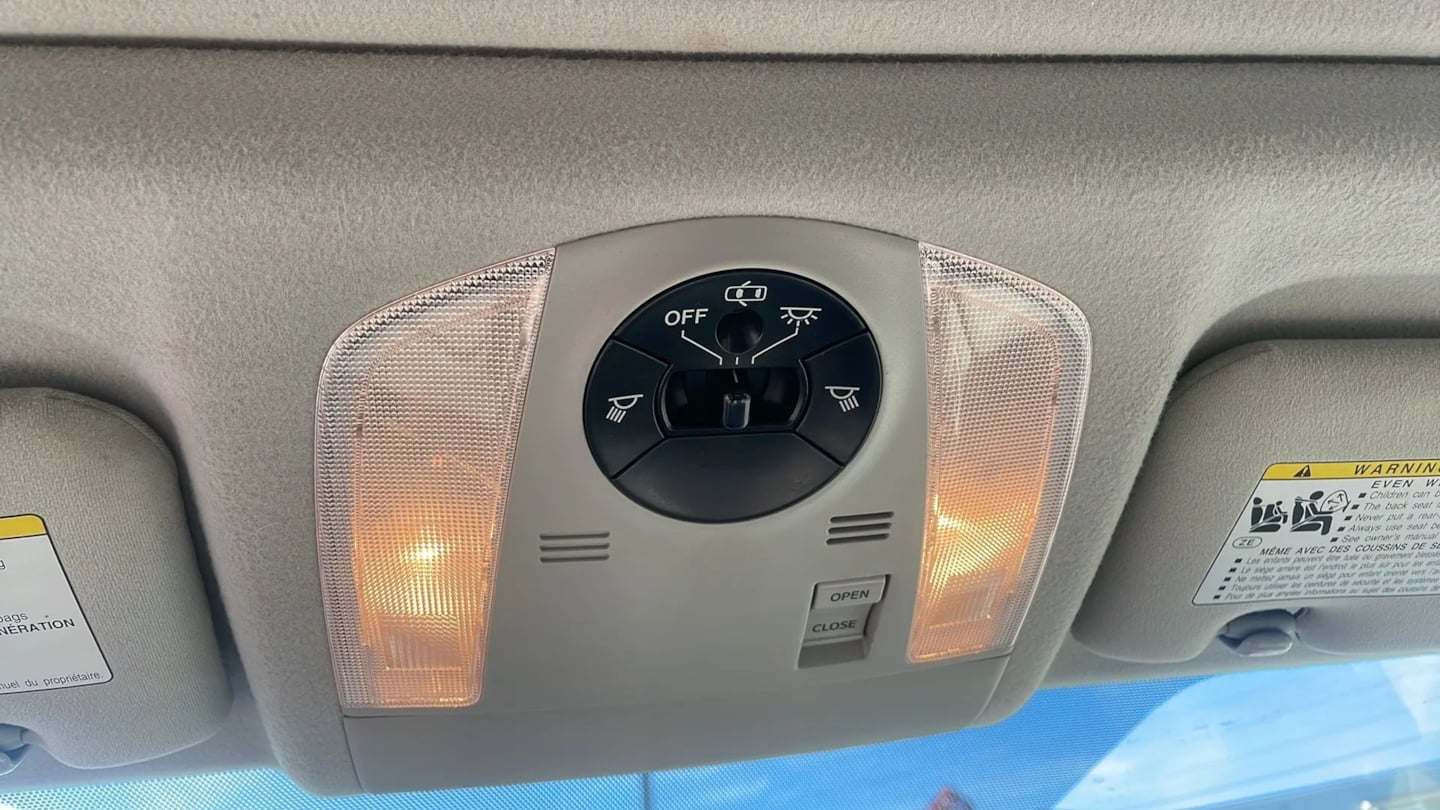 2011 Toyota Prius III - Photo 11