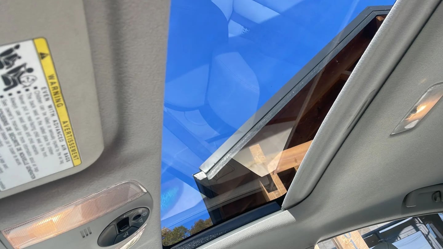 2011 Toyota Prius III - Photo 12