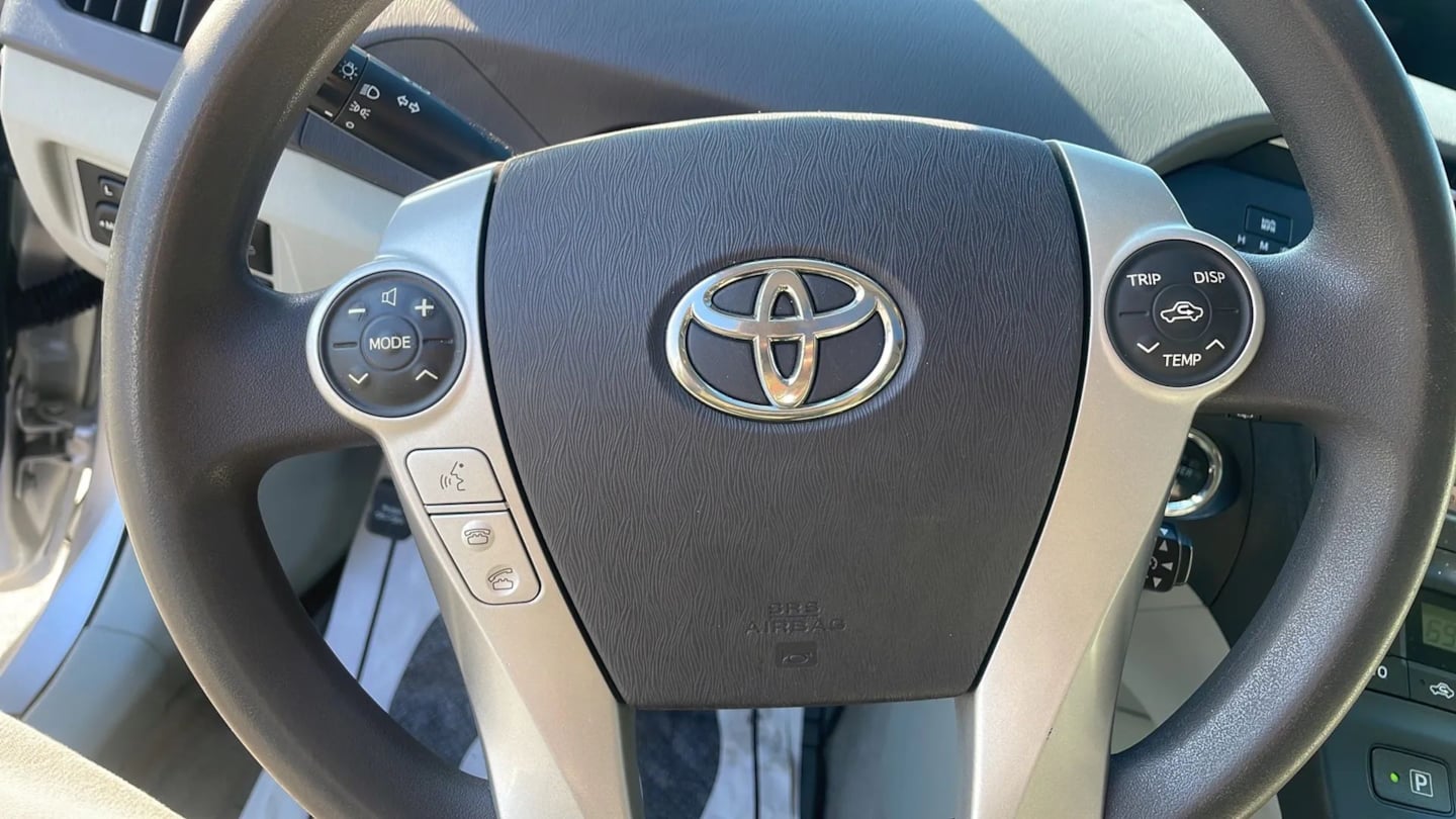 2011 Toyota Prius III - Photo 13
