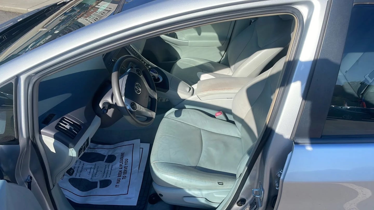 2011 Toyota Prius III - Photo 16
