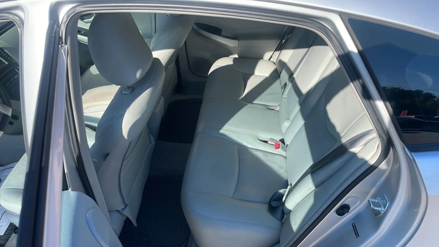 2011 Toyota Prius III - Photo 17