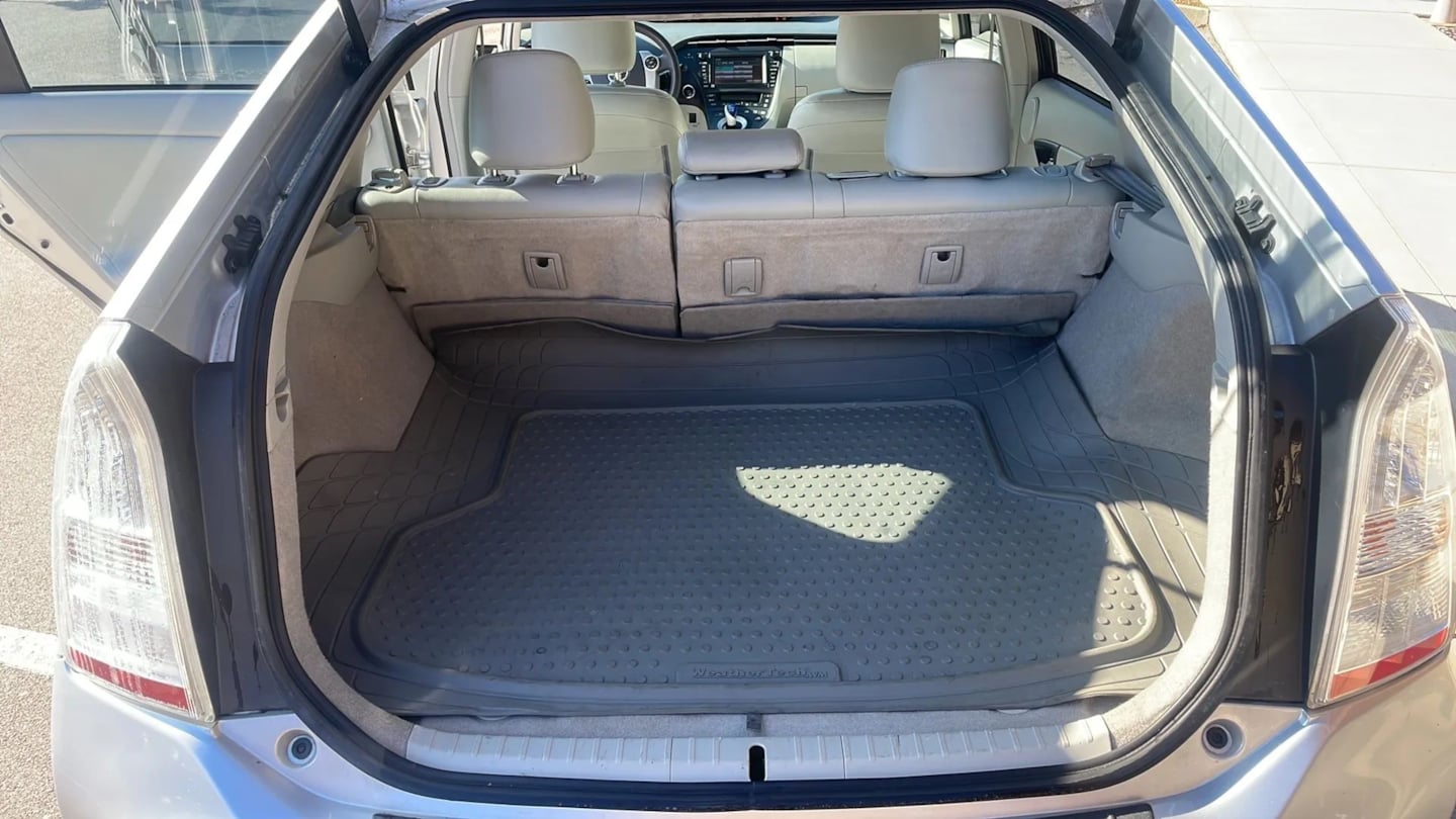 2011 Toyota Prius III - Photo 18